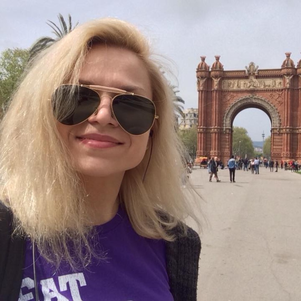 Meet your Posher, Julia